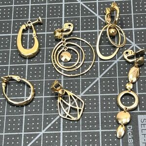 Vintage Trifari Napier Monet Gold Tone Clip On Screw Back Single Earring Lot 6pc